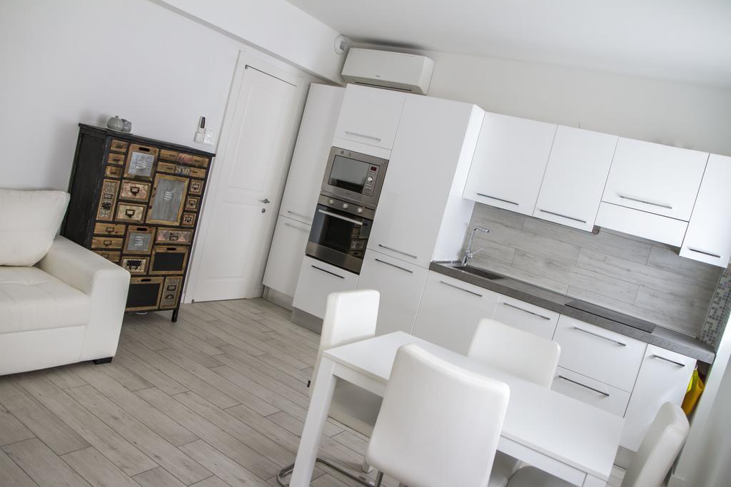 LA BIANCA SUITE MILAN Milan Italy Lowest Booking Rates For La Bianca Suite Milan in Milan